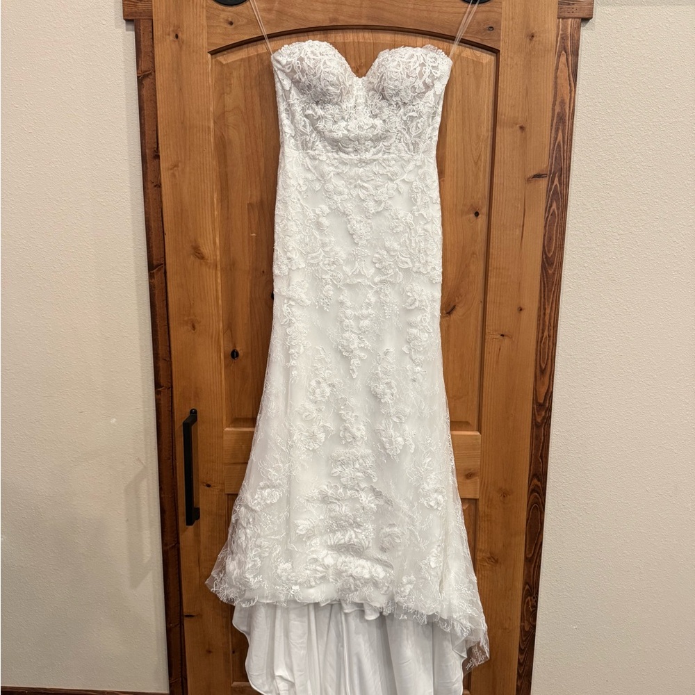 Elegant White Lace Wedding Dress